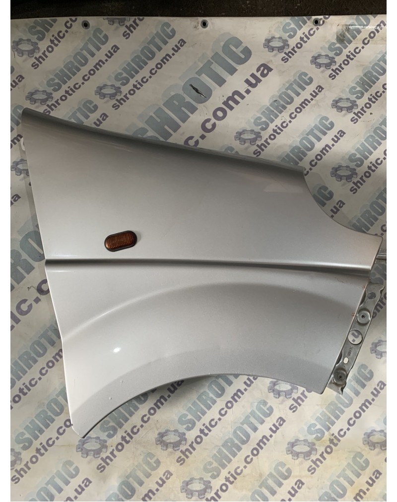 Крило переднє на Renault Trafic, Opel Vivaro, Nissan Primastar (Є всі кольори) 631001616R