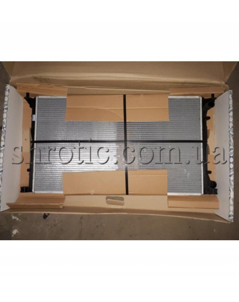 Радіатор охолодження двигуна основний 602608-3, RA0230800, OE 8200297816 VALEO 732911 63818A 58330 новий ,