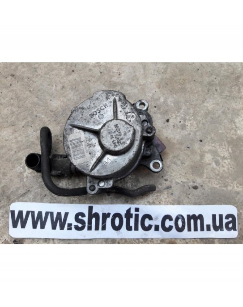 Вакуумний Насос 8200520476 (Б/У) , Renault Trafic,Opel Vivaro,Nissan Primastar,Рено Трафік,Опель Віваро,Ніссан