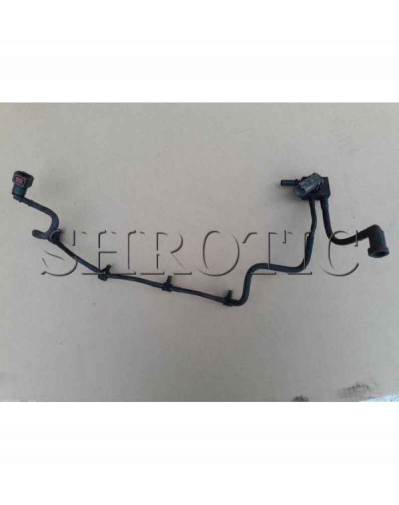Шланг Обратки З Клапаном Обратки На Форсунки 4415801 (Б/У), Renault Trafic, Opel Vivaro, Nissan Primastar, Рено