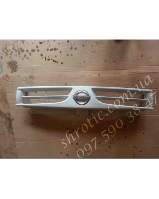 Решітка радіатора передня Nissan Primastar 8200137047 (Б/у), Nissan Primastar-Ніссан Примастар, 1,9 dci