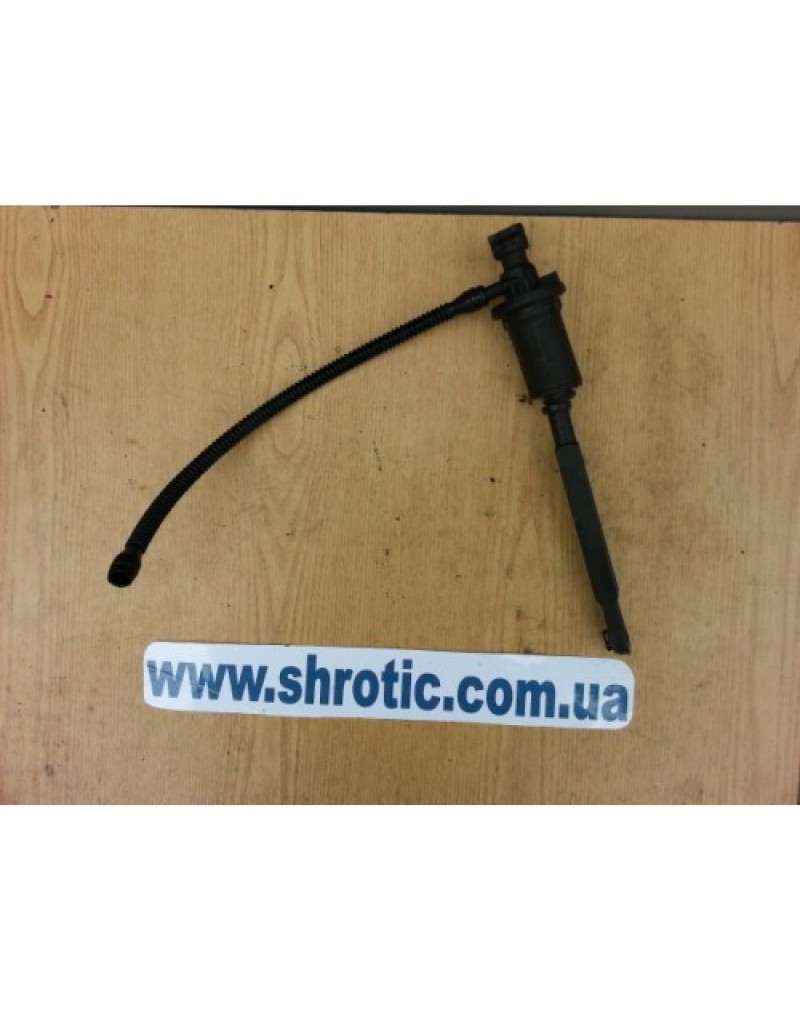 Головний Циліндр Зчеплення (Механіка) OE Renault - 8200506488 (НОВЕ), Renault Trafic,Opel Vivaro,Nissan