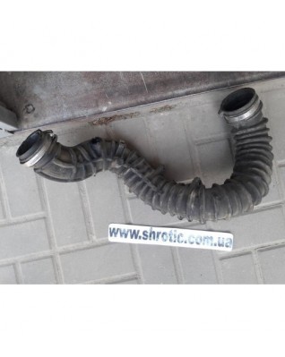 Патрубок Повітря Від Витратоміра До Турбіни 8200607746 (Б/У), Renault Trafic, Opel Vivaro, Nissan Primastar, Рено